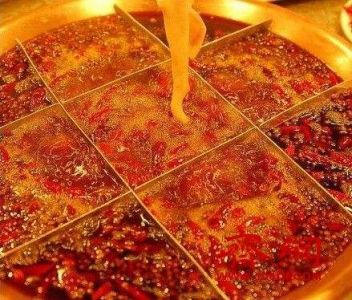 重慶火鍋底料，火鍋麻辣燙，其實(shí)我們不一樣
