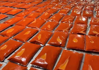 重慶火鍋底料獨(dú)特風(fēng)味，加工廠有何秘訣？