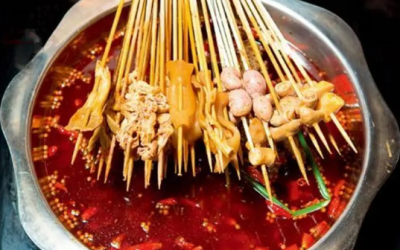 重慶串串香美味秘訣何在？批發(fā)為何重要？