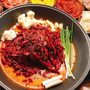 同配方火鍋底料味各異，重慶制作有何獨(dú)門秘訣？