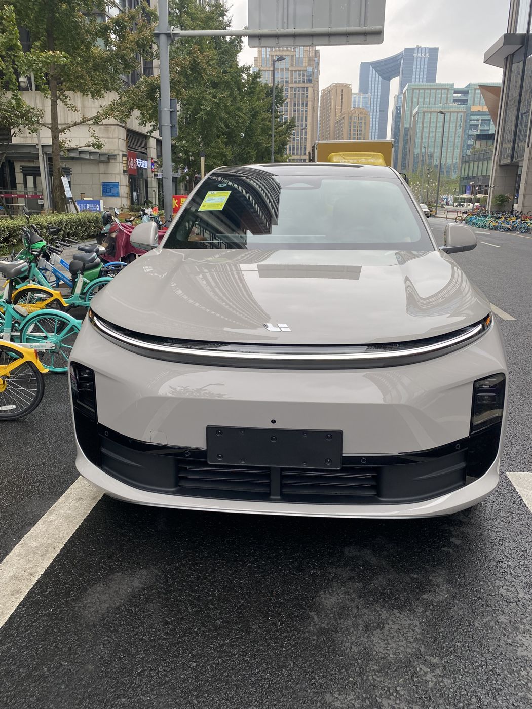 allwincity万象城官方网站 MEGA 高压纯电 MPV